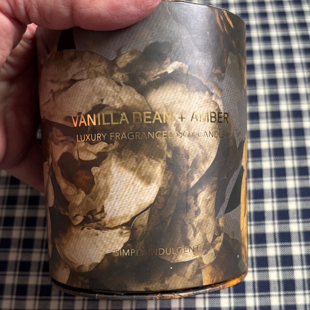 Vanilla/Beach Vanilla Bean + Amber Candle - Black and Gold